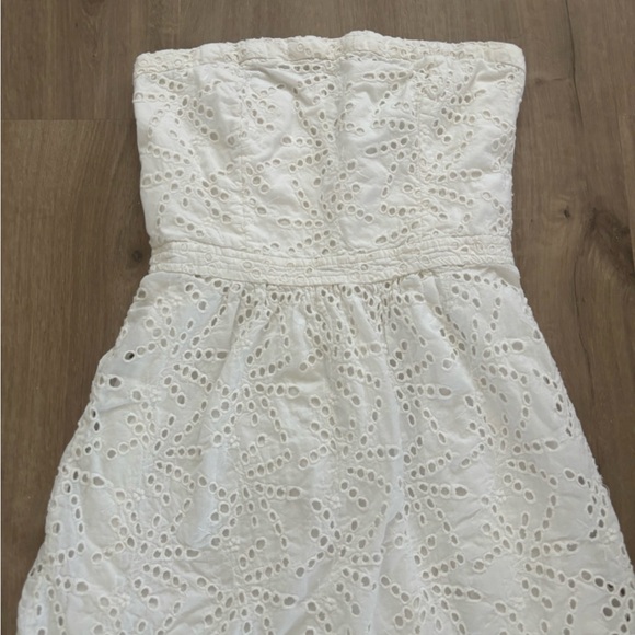 Size 2 GAP white strapless eyelet dress - Picture 4 of 7